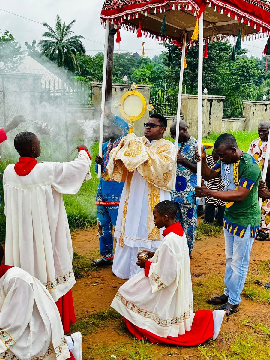 Dear Catholics let’s make the hashtag #ChristisKING… go viral as we celebrate Christ the King. 

Indeed “JESUS CHRIST IS KING” 

#CatholicTwitter #CatholicX