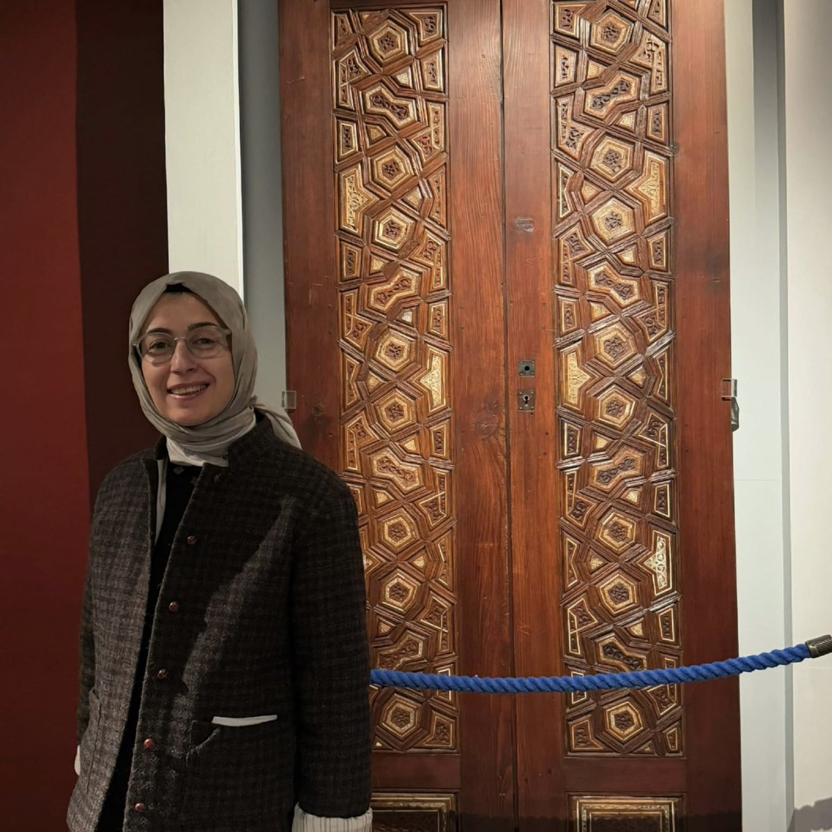 yeedublin's tweet photo. We also visited the @CBL_Dublin, where we explored an incredible collection of geometric pattern pieces and we had the opportunity to met Dr. @annamcsweeney, art historian and lecturer at @tcddublin. It was a privilege to discuss art and history in such an iconic setting. https://t.co/ZdCOv5pzCg