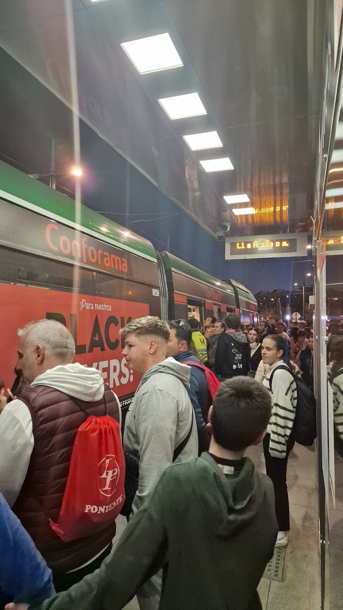 ana_g_a's tweet photo. @AytoArmilla @loly_armilla @MetroGranada @aytogr tercer metro en el que no podemos montarnos ¡vergonzoso! @AytoArmilla @loly_armilla esto tiene que solucionarse! https://t.co/DLlLhYKl6c