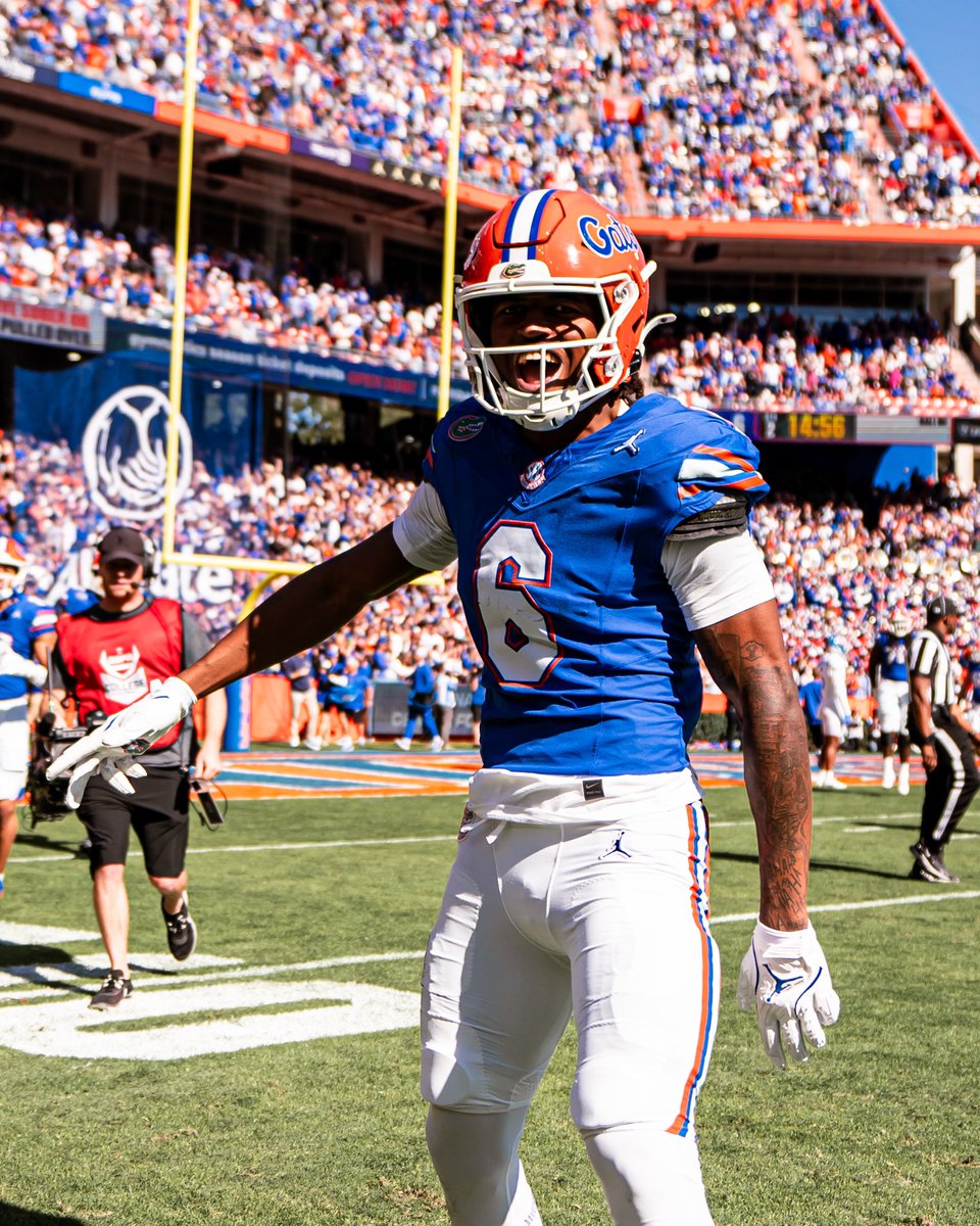 GatorsFB's tweet photo. YEAHHHHH BADGER!!!! @Elijhahbadger2 https://t.co/i5iKURnzgb