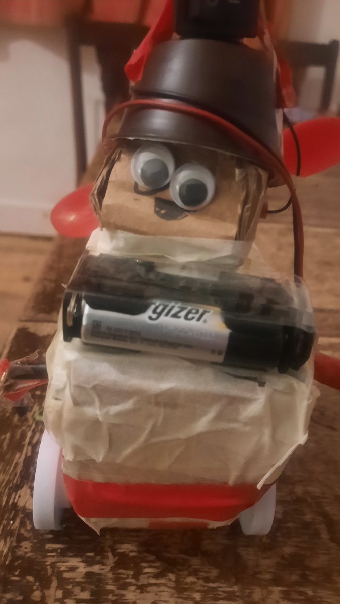 My sons had a great time designing and making robots at the #STEMSaturday event in <a href="/MICSTEMCrAFT/">STEM CRAFT Maker Space MIC</a>. It is fantastic to have these free STEM kids workshops on our doorstep.