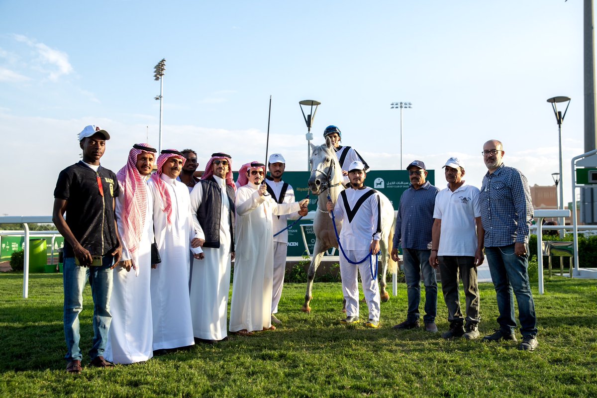 '
الحمدالله إنتصاري اليوم ع الجواد صويتي خالد الخالديه🤍

المالك، خالد بن سلطان بن عبدالعزيز ال سعود
إسطبلات الخالديه

المدرب ، مطلق بن مشرف