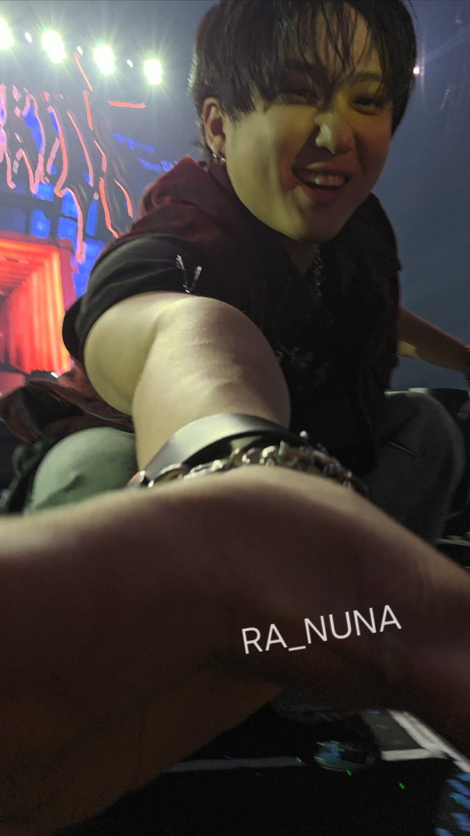 RA_NUNA's tweet photo. Stills from the vid. So handsome Changbin

#dominATE_BULACAN #straykids #skz https://t.co/liHwKoO1BA