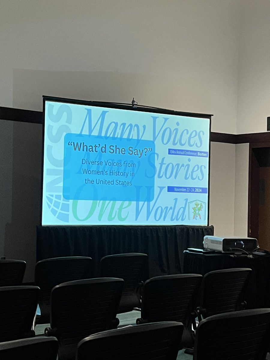 LMarenda's tweet photo. Day 2 of NCSS: Attending fantastic workshops today. Meeting educators from all over the US. #TeacherAlwaysLearning #Blessed #TeachDifficultTopics @SalemSchoolsk12 https://t.co/r1rmXigQ5E