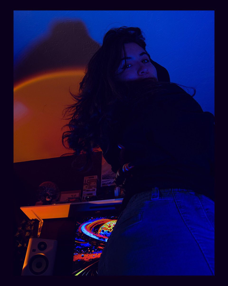 M93NA_'s tweet photo. 💻🖤 #photograghy #photoshop #lightroom #studio #gaga #m93na #music https://t.co/aOyr9GvWFw