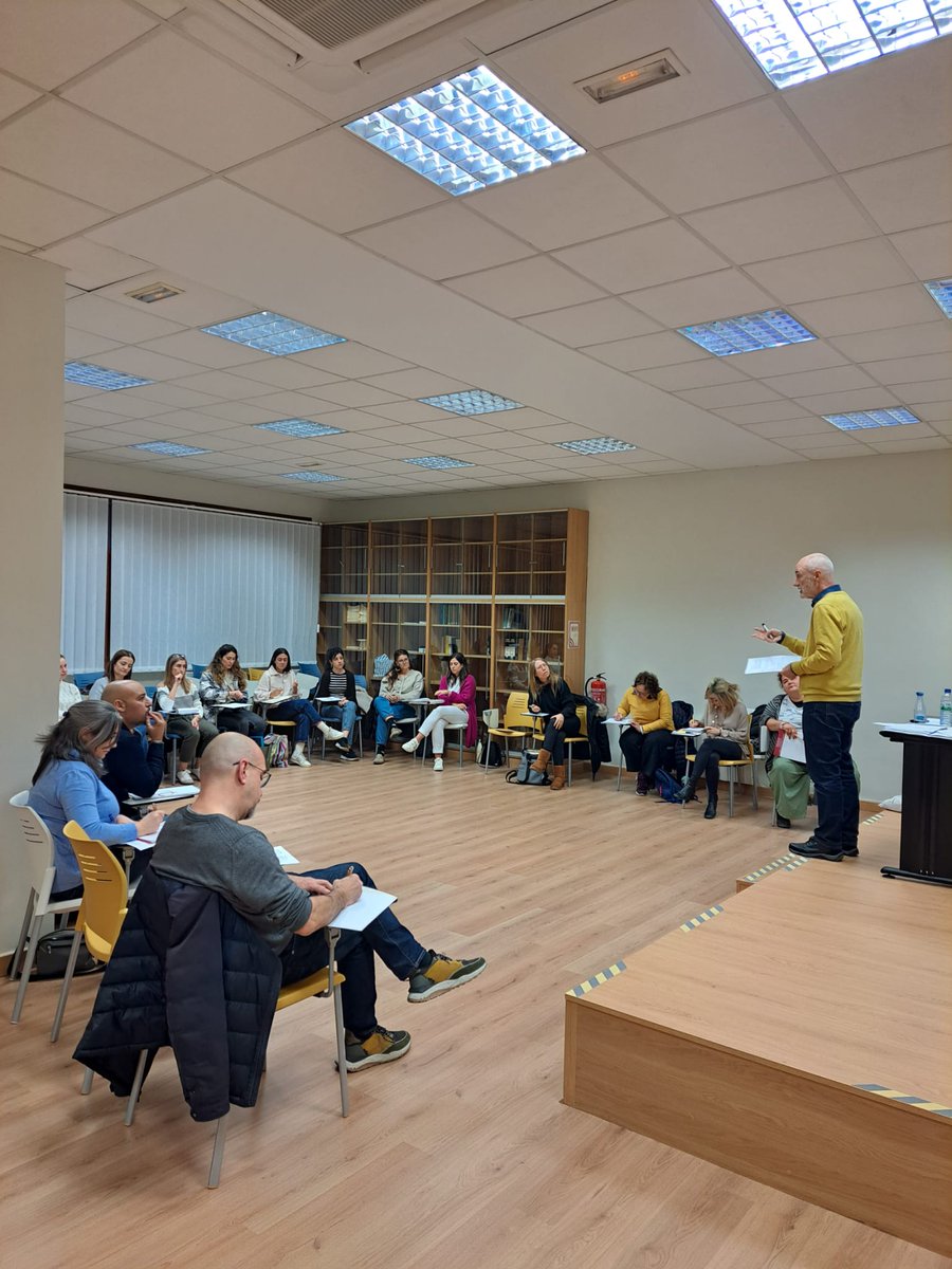 Colegio Oficial de la Psicología de Álava tweet media