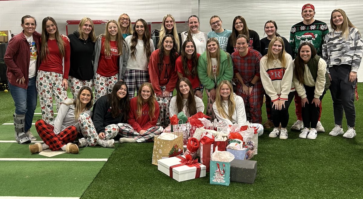 We had a blast spending time together at our annual Holiday Party!

Wishing you and yours a Happy Holiday season!

#GoTops #tcb