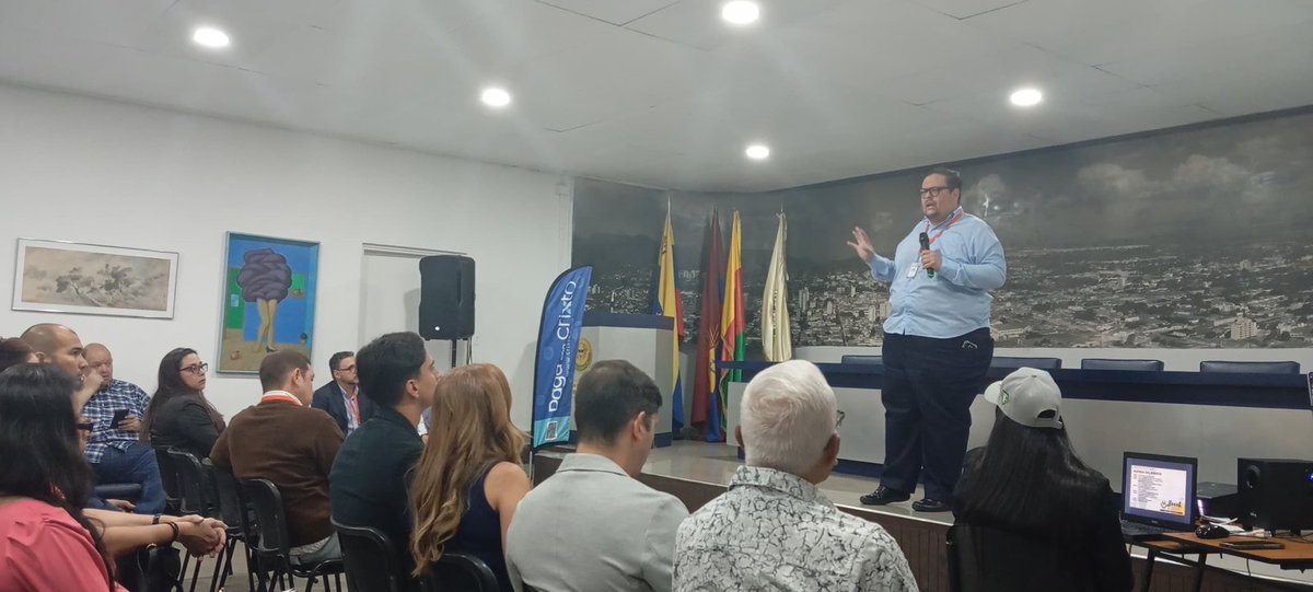 soy_ecommerce's tweet photo. Más de mi participación en el #BreakdeNegocios de la @ccv_valencia https://t.co/LxhP9zVeVd
