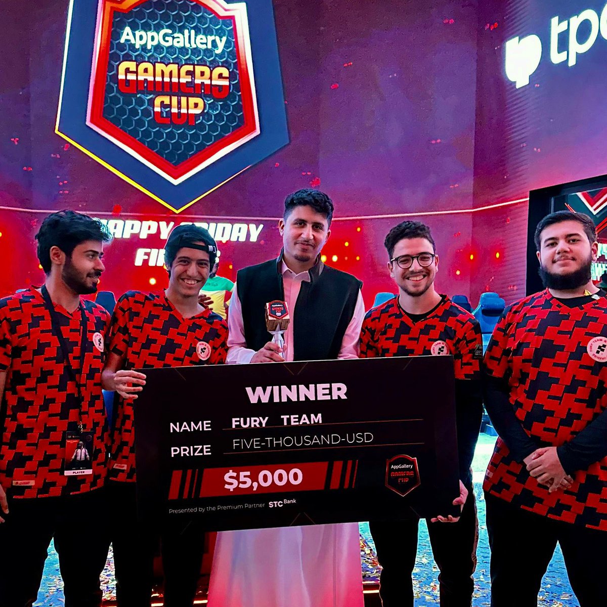 الابطال ولحظات الانتصار! 🤩🥇

شاركونا فرحتنا في تحقيق بطولة
App Gallery Gamers Cup 🏆
صور رائعة للموهوبين وهم يحتفلون 

فرحة الفوز ولحظات الاحتفال 🤩❤️🖤

-
#FuryAcademy | #FuryCrew