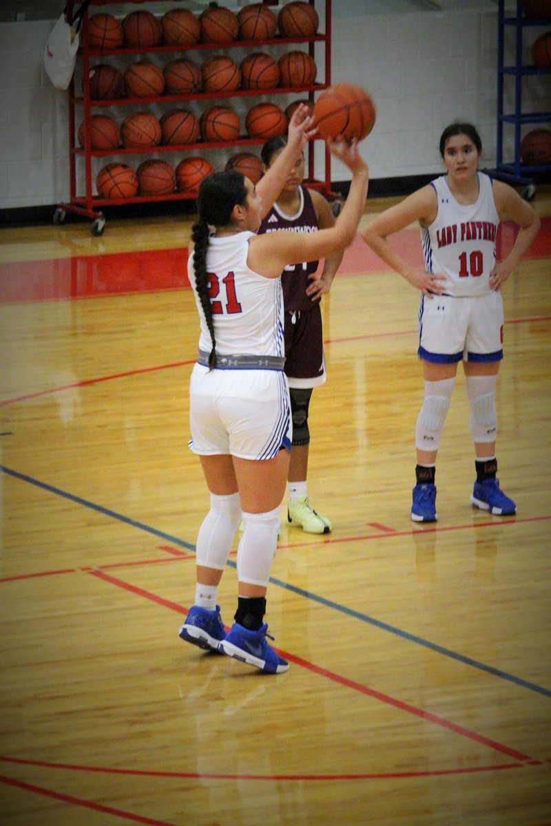MccoyPele's tweet photo. C/O 2027 Gorman HS | GPA 3.8 | #21 Vanessa Pele | 6’0 @ 180# | …. Competitive in sports &amp; academics. ♥️ check her out!! @ACUWBB @TexasWBB @TexasTech @Georgetown @TarletonState @TarletonSports @KevinMoses38 https://t.co/Z6SHPxdgMd