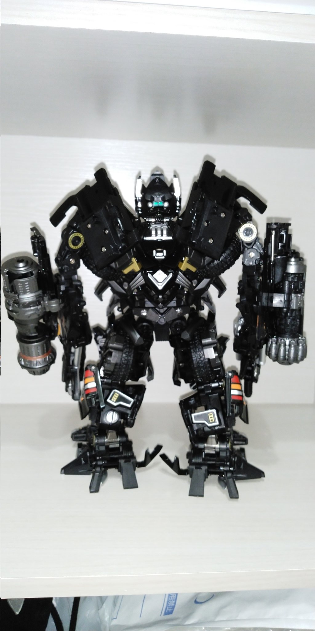 トランスフォーマー　アイアンハイド似　BLACK APPLE トランスフォーマー アイアンハイド似 BLACK APPLE Black Apple