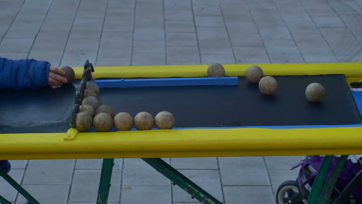 ⚠️ La Fira no acaba encara!

😈🔱 Mentre el correfoc convergeix amb la Fira a la Plaça, en un crossover d'alló més tonenc...

🌗 Les ganes de jugar no acaben i la Fira segueix amb la nit de jocs a l'Espai Muriel Casals de 22 a 2 h.

🤘 Us hi esperem!