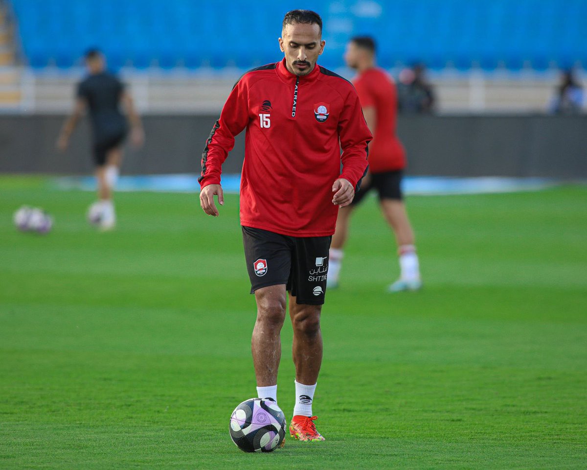 al9l7i15's tweet photo. الحمد لله على الفوز وباذن الله القادم افضل مبروكين وتستاهلون كل خير 🖤❤️ @alraedclub https://t.co/AfzJZXjUT0