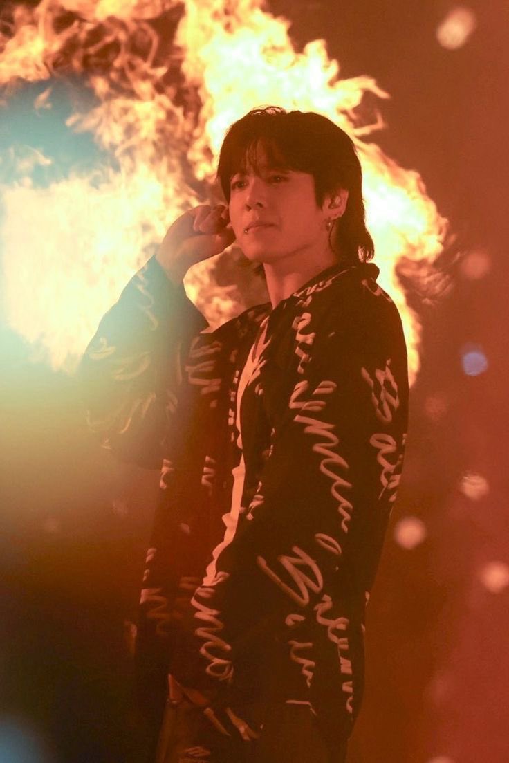 thvjkmon's tweet photo. define ‘fire’ https://t.co/bcEABNlJZC