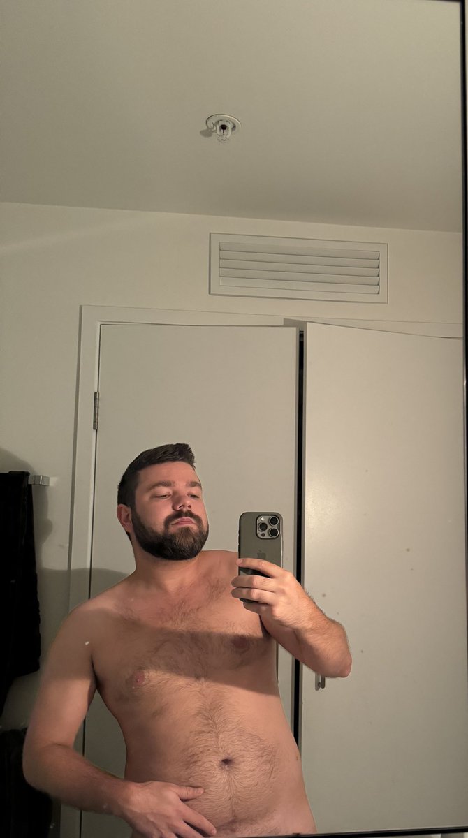 lilCubcake's tweet photo. Bit fit bit fat 😘 🐻 https://t.co/xilJ1sEQXz