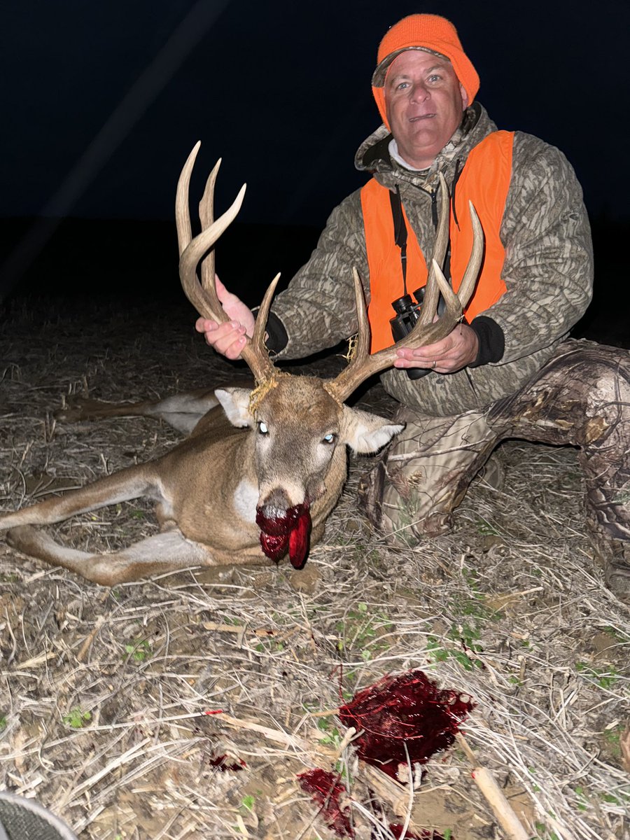Luv2Hunt1968's tweet photo. Whoop!! Illinois Gun Season 2024 https://t.co/V1q6Hq0LrB