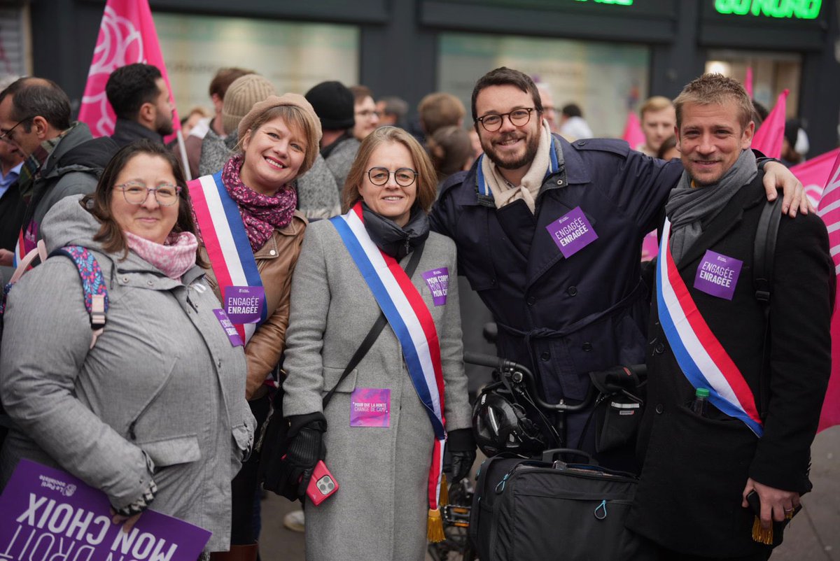 📣 Pour que la honte change de camp 🟣

Les socialistes étaient nombreuses et nombreux sur Paris à répondre à l’appel à mobilisation des collectifs féministes, contre les féminicides, les violences sexistes et sexuelles et contre les violences de genre ! ✊

#23novembre