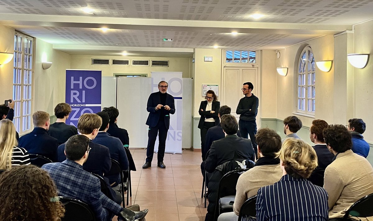 Intervention lors du séminaire <a href="/HorizonsJeunes/">Horizons Jeunes</a>, à <a href="/StGermainLaye/">St-Germain-en-Laye</a>, aux côtés d’<a href="/2jerph/">Antoine de Jerphanion</a> et <a href="/BeatricePiron/">Béatrice Piron</a>. 

🤝 Face à des jeunes pleinement mobilisés, avec l’envie de faire : état des lieux sur le panorama pol. actuel, conseils sur la prise de parole. 

Merci pour votre accueil !