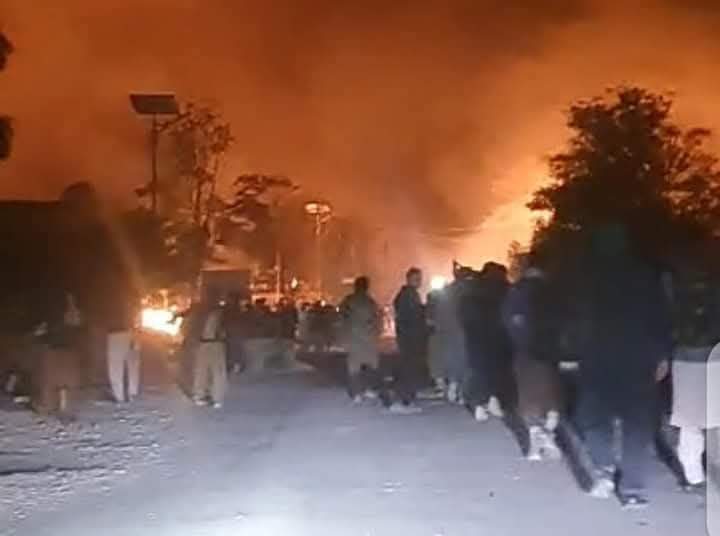 ️️️️️️Sharif Orakzai (@shariforakzai3) on Twitter photo اہل تشیع کے قافلے ہر حملہ پر سب نے مذمت کی اور کرنی بھی چاہیئے۔لیکن بگن میں کل رات سے جو کچھ ہورہا ہے اس پر صحافی حضرات کیوں خاموش ہیں ؟
<a href="/HamidMirPAK/">Hamid Mir حامد میر</a> <a href="/SaleemKhanSafi/">Saleem Safi</a>
<a href="/Kashifabbasiary/">Kashif Abbasi</a> <a href="/AajKamranKhan/">Kamran Khan</a> <a href="/mubasherlucman/">Mubasher Lucman</a>
#SaveKurram اہل تشیع کے قافلے ہر حملہ پر سب نے مذمت کی اور کرنی بھی چاہیئے۔لیکن بگن میں کل رات سے جو کچھ ہورہا ہے اس پر صحافی حضرات کیوں خاموش ہیں ؟
<a href="/HamidMirPAK/">Hamid Mir حامد میر</a> <a href="/SaleemKhanSafi/">Saleem Safi</a>
<a href="/Kashifabbasiary/">Kashif Abbasi</a> <a href="/AajKamranKhan/">Kamran Khan</a> <a href="/mubasherlucman/">Mubasher Lucman</a>
#SaveKurram