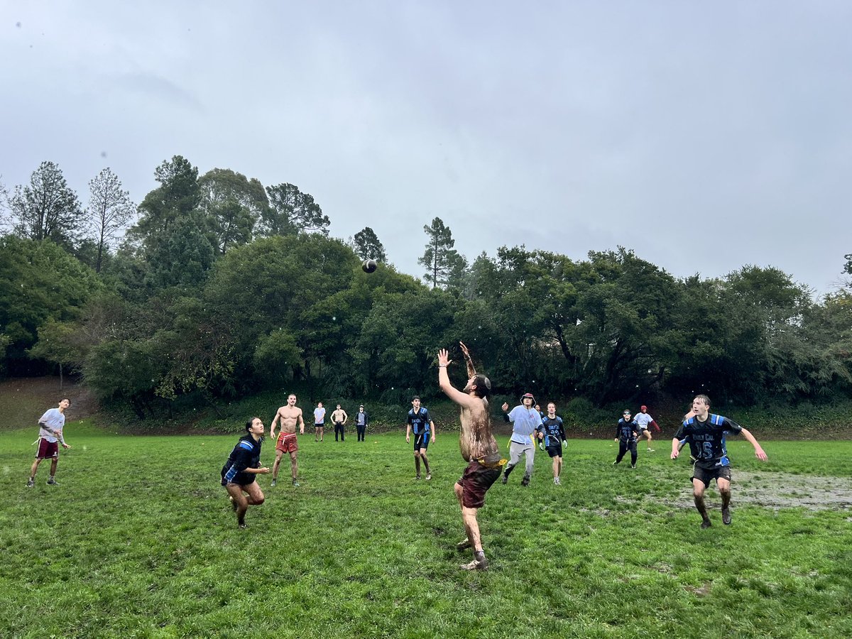 dailycal's tweet photo. The Ink Bowl is on! The score is currently 40-22 with Daily Cal in the lead over @StanfordDaily. Stay tuned for more #inkbowl #biggame https://t.co/31vYcpjkMs