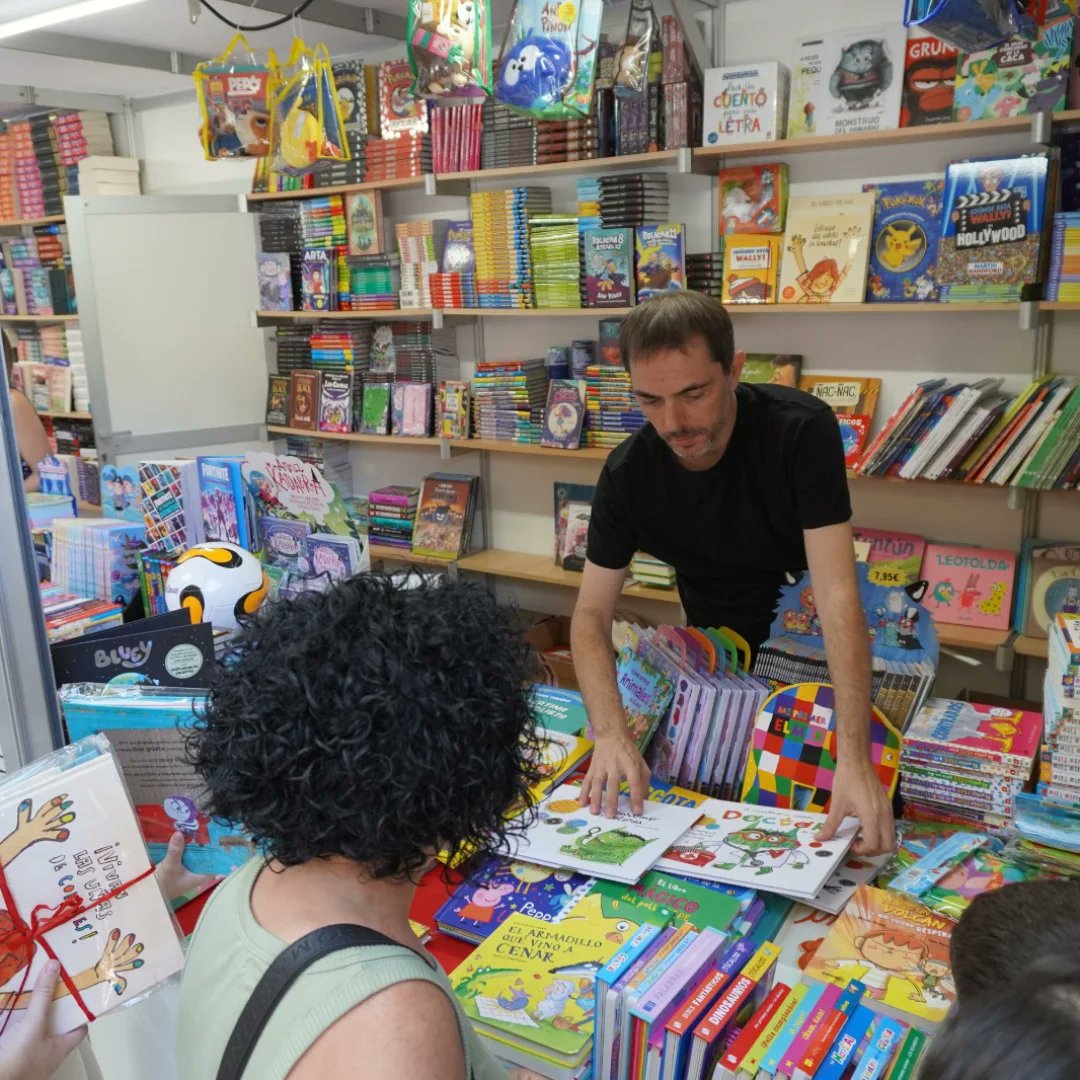📚 No os lo creeréis pero ya estamos pensando en la próxima #feriabonica

🎉 Prometemos una cita con más libros, más historias y más cultura porque queremos volver a verte disfrutar! 

#flmurcia #flmurcia24 #ferialibromurcia #book #bookstagram #books #cultura #leer #leeresvivir