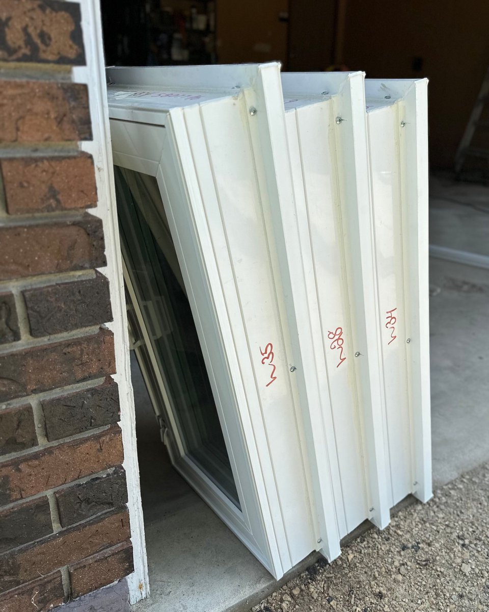 HiTechWindows's tweet image. Here are a few windows fresh off the glazing line! They’re waiting for a final quality check and will soon be ready for installation. Precision and care at every step ensure top-notch performance for your home. #HiTechEnergyWindows&Doors #WindowInstallation #ManitobaMade