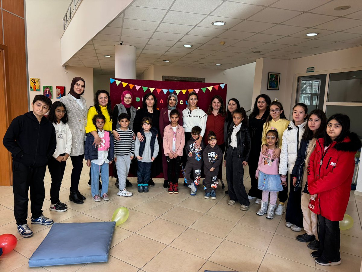altingenclik06's tweet photo. Ali Ersoy Evliya Çelebi Gençlik Merkezi'mizde Çocuk Hakları Gününde Merkez Üyelerimiz ve Katar Vakfı Çocuklarımızla Çeşitli Etkinliklerimizden Kareler -1- https://t.co/N0r97LhNdH