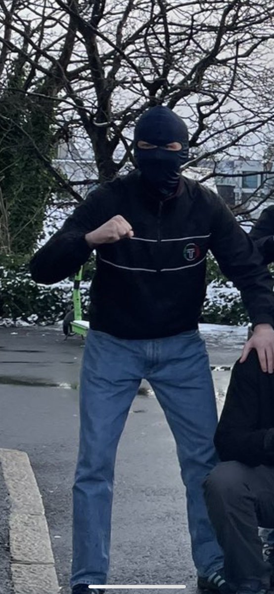 londsbrua's tweet photo. @J1312G Tar dere med 11 åringer på 10v10? https://t.co/MmJmWJLWJ5