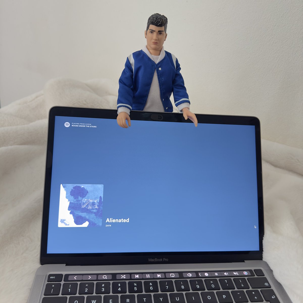 angelslouisw's tweet photo. donde quiero estar  |  donde estoy 

#ZaynSTTSTour https://t.co/ebq3B3gXTv