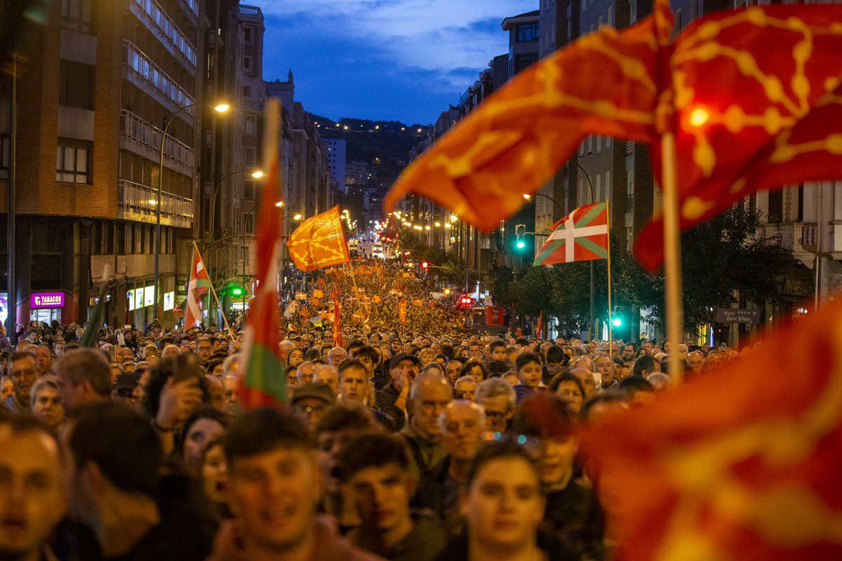 ernaigazte's tweet photo. Autonomia kalea behar beste aldiz hartuko dugu Euskal Herri askearen defentsan. 

#NazioaGara
Bat eginez #Independentziara https://t.co/IkqhXSzNRk