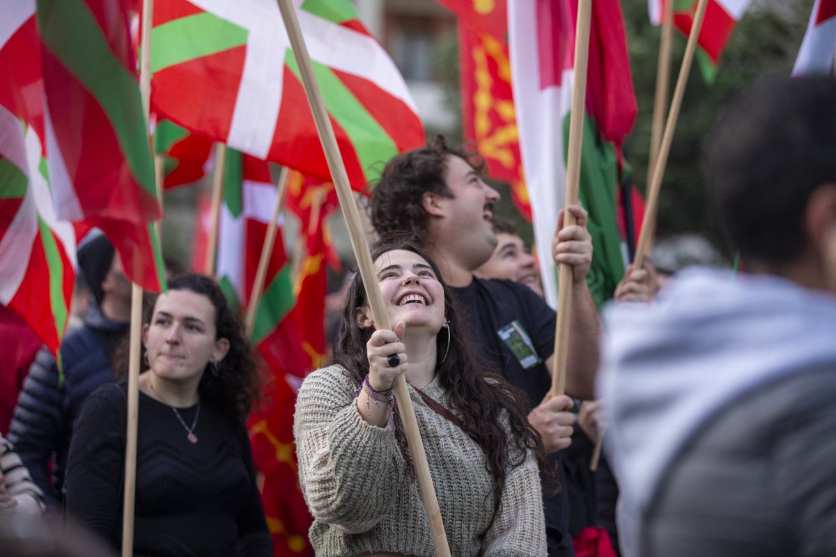 ernaigazte's tweet photo. Autonomia kalea behar beste aldiz hartuko dugu Euskal Herri askearen defentsan. 

#NazioaGara
Bat eginez #Independentziara https://t.co/IkqhXSzNRk