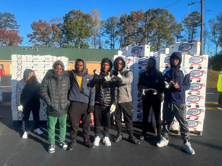 0newgen's tweet photo. Giving away to the community and making families day before thanksgiving hit #TTP https://t.co/l91gG0KCYw