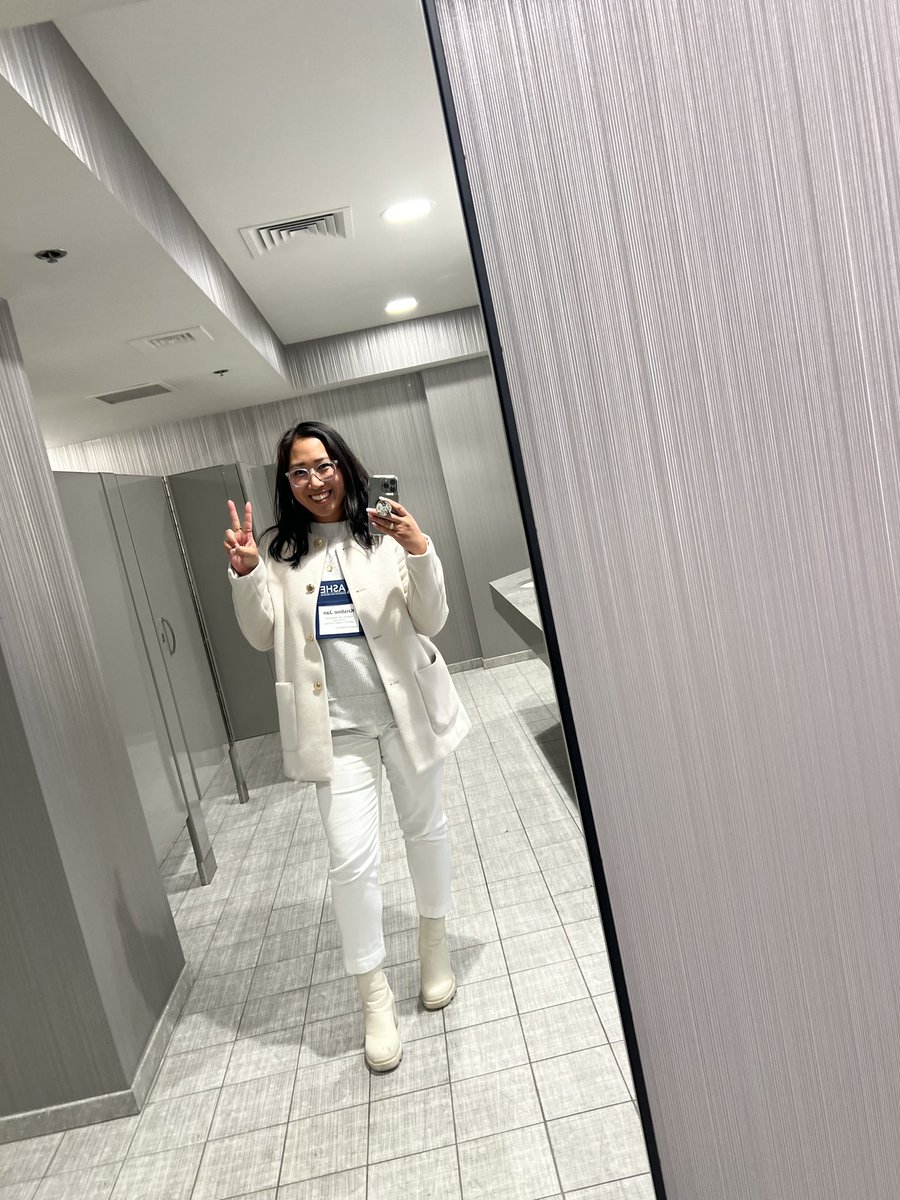 kageceratops's tweet image. outfits of #ASHE2024 #ASHE24 @ASHEoffice 💅🏼