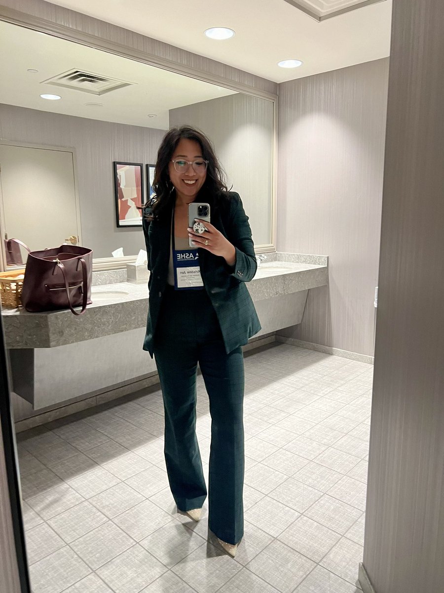 kageceratops's tweet image. outfits of #ASHE2024 #ASHE24 @ASHEoffice 💅🏼