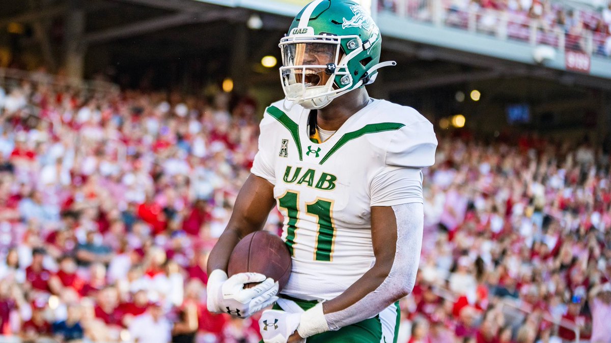 #AGTG After a great conversation with <a href="/AAppleby12/">Coach Austin Appleby</a> I’m blessed to receive an offer from <a href="/UAB_FB/">UAB Football</a> 🐉 <a href="/DilfersDimes/">Trent Dilfer</a> <a href="/lino_lupinetti/">Lino Lupinetti</a> <a href="/shayhodge3/">Shay Hodge™</a> <a href="/LawrencHopkins/">Lawrence Hopkins</a> <a href="/samspiegs/">Sam Spiegelman</a> <a href="/adamgorney/">Adam Gorney</a> <a href="/ChadSimmons_/">ChadSimmons</a> <a href="/SWiltfong_/">Steve Wiltfong</a> @B2_Barham <a href="/Coach_JohnCarr/">John Carr</a> <a href="/CoachJayCole/">Jarvis J. Cole</a> <a href="/NathanPurvis/">NPGPX Design</a>