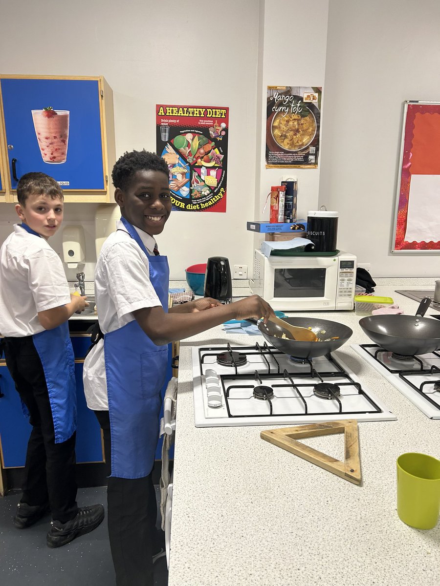 1G making stir fry, great teamwork from all 🥙