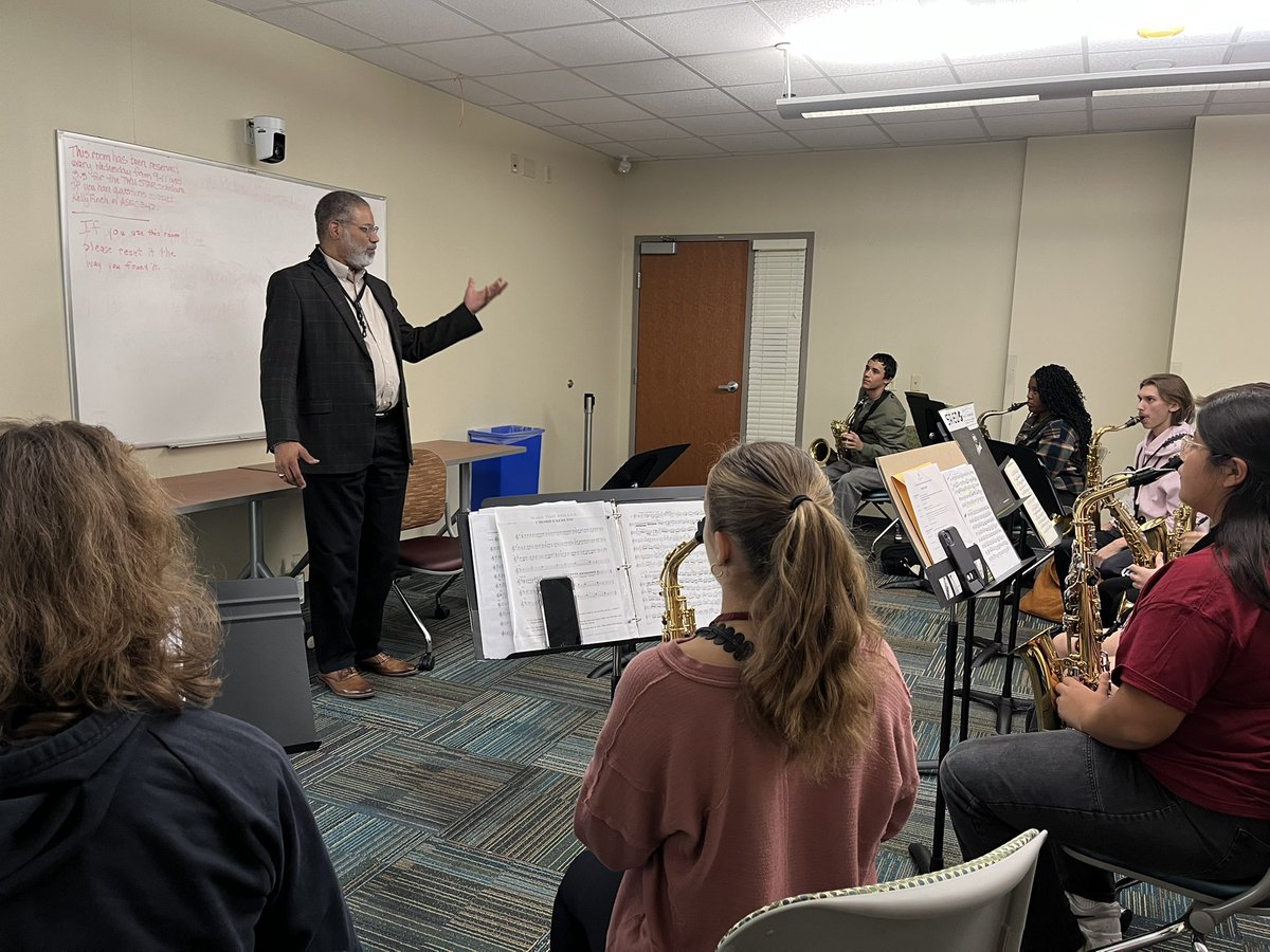 CH Collegiate Band tweet media