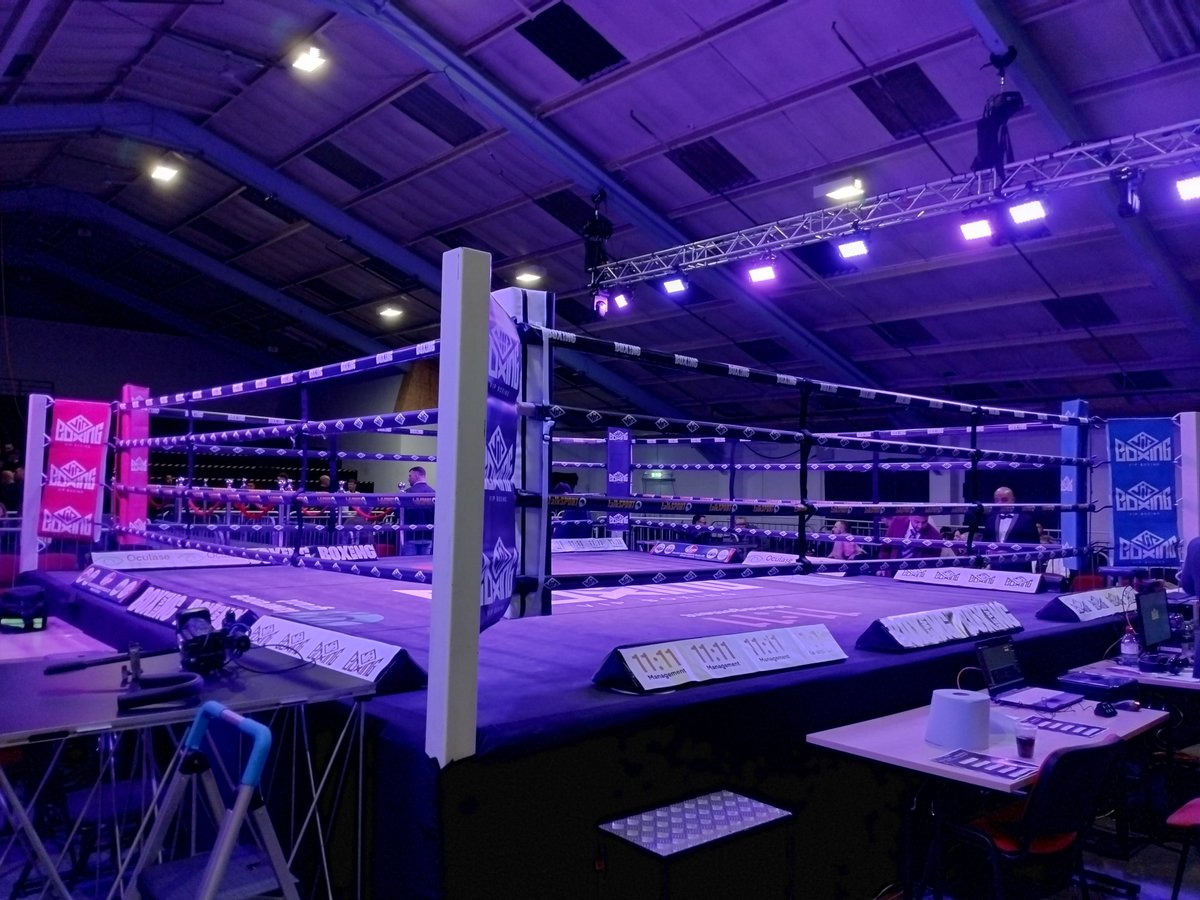 Daniel_Etchells's tweet photo. At the Hideout in #Farnworth for tonight's five-fight @vipboxing card topped by @bradrea_. Report in next week's edition of @BoxingNewsED #boxing #VIPPromotions #BoxingNews https://t.co/OI4QMqxJ0f