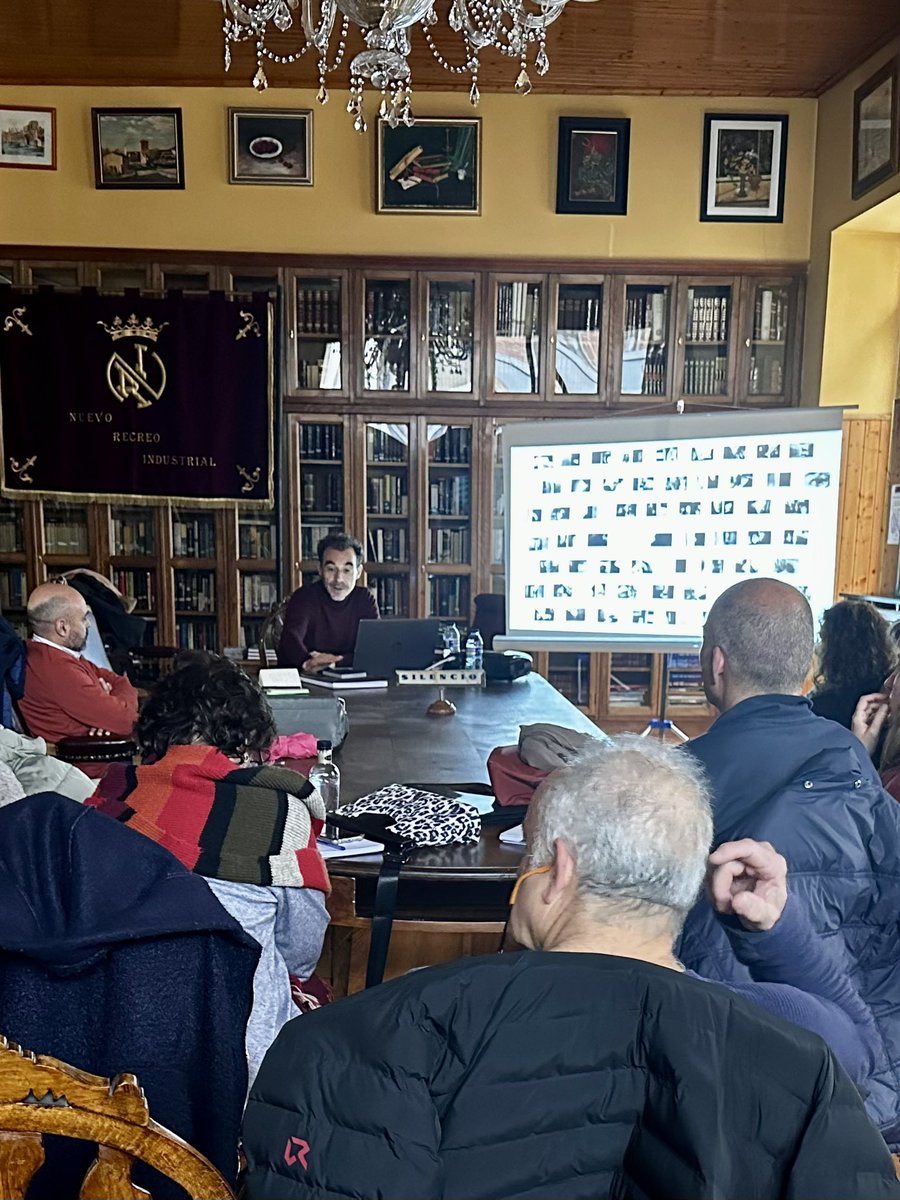 Magnífico e intenso día con David Jiménez, Ana Becerra y Rafael Trapiello en las Jornadas Fotográficas 2024. 
Gracias a los ponentes, asistente la y al Nuevo Recreo Industrial #leonesp #instantes_fotograficos #photography #photos #pic #moment #picture #focus #capture #focusleon