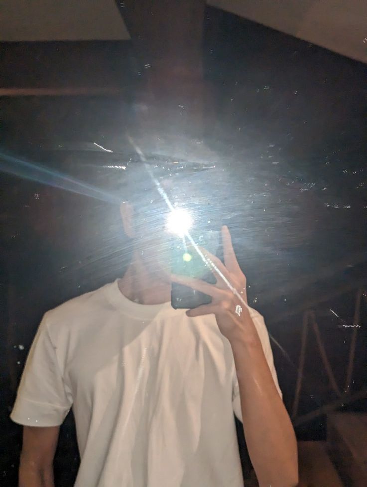 Ga biasa sih sebenernya curhat tentang apapun di media sosial, tapi di sisi lain aing juga butuh ruang buat luapin apa yang aing rasain, bukan berarti caper ya anjing, hanya saja udh gapernah ada waktu lagi buat kumpul sama temen² deket. Kalender aing kabeh warna hideung. Tai lah