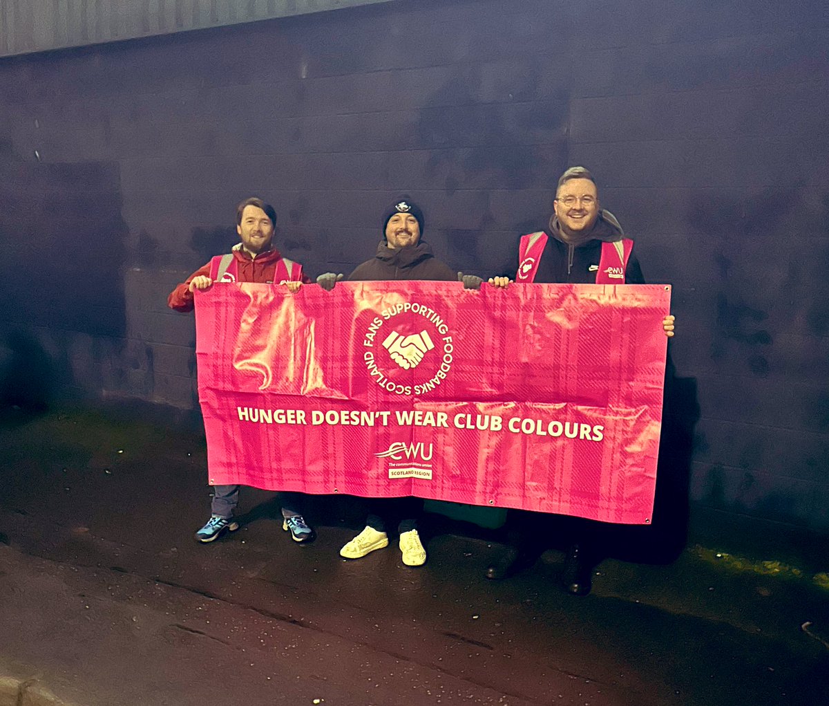 🥫 Thanks to everyone who donated to our foodbank collection at Dens tonight! 

Shoutout to everyone who also donated toys and cash to the Help for Kids Appeal 🎄

Great to see amazing solidarity on show, week in and week out! 🤝