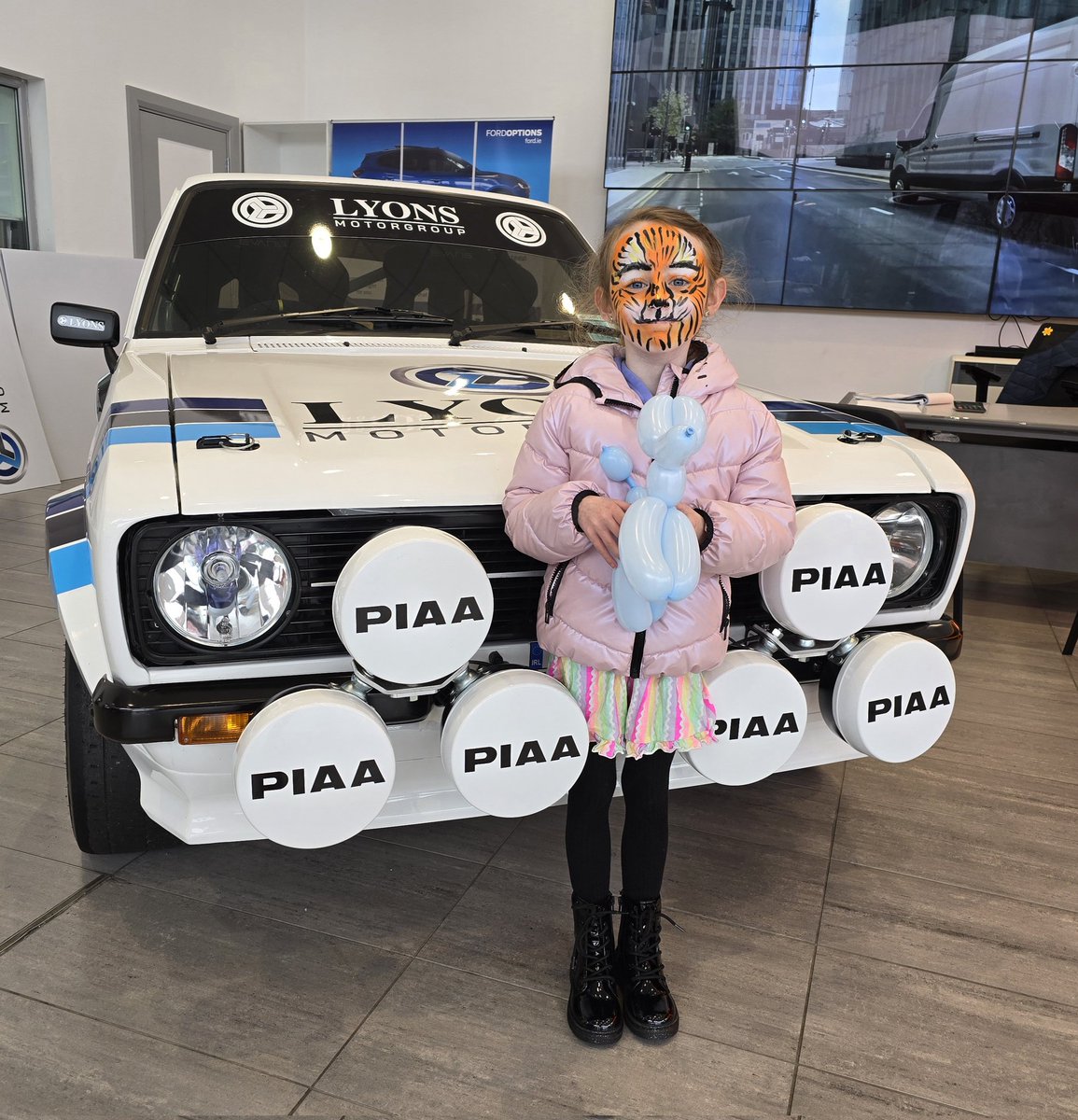 murfae86's tweet photo. Thanks to LYONS Motor Group for putting on great entertainment to celebrate their 40th anniversary.  Carly had a great time - Thank you 😊  

@LyonsLimerick https://t.co/LrfU9oDWbl