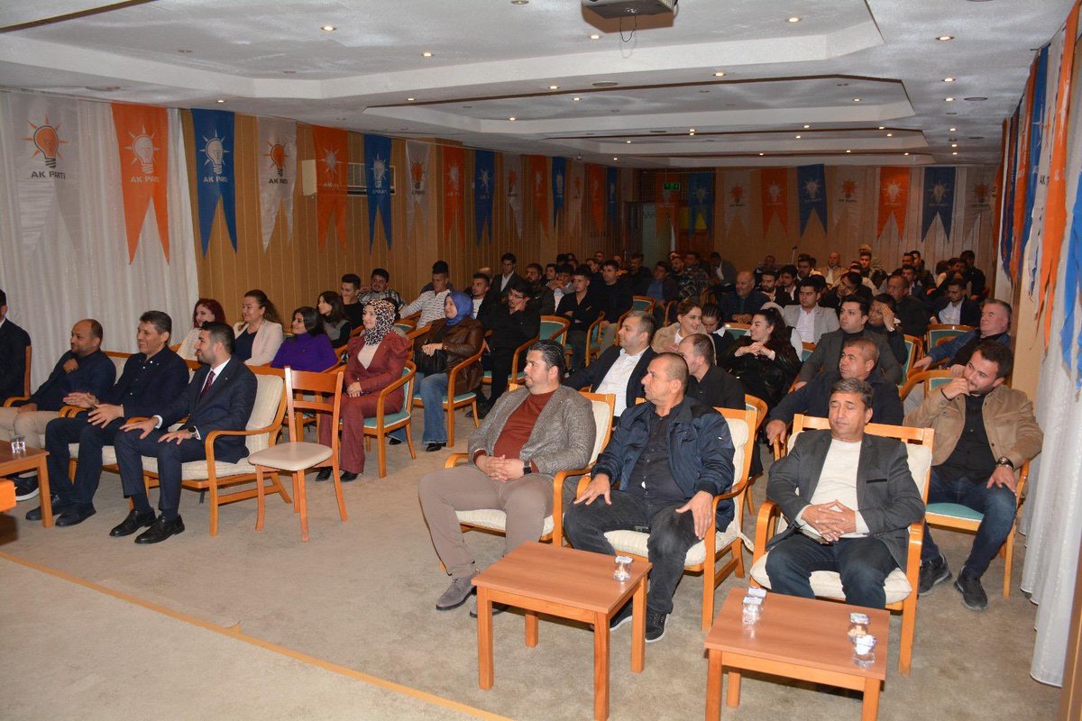 AkGenclkFinike's tweet photo. Gençliğinle Geleceğe Yön Ver !

Ak Parti Finike Gençlik Kolları 7. Olağan Kongremizi Büyük Bir Coşku Ve Heyecanla Gerçekleştirdik. Yeni Dönemin Finike Gençliğine Hayırlı Olmasını Temenni Ediyoruz. 

Finikemizde birlik ve beraberliğimizi güçlendirerek yolumuza devam edeceğiz. https://t.co/rJXjLX4v35