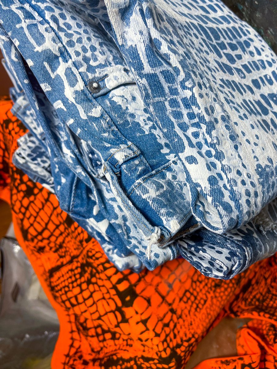 astroancient's tweet image. It still Astronaut shit only!!!! We never died just was traveling the depths (deaths) of realms to expand meaning and we returned as a master of the shadows covered in scales, rising from the black waters of the void rebranded.