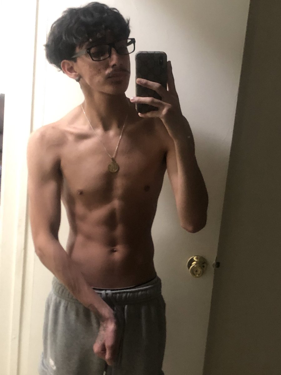 Trapstarr_E's tweet photo. When I’m gone for little while just know I’m still making content for y’all😌🙈#Latino #skinny #teenager #glasses #Nsfw #Nsfwacc #nsfwmutuals #nsfwtwt #Horny #snapchat #sneakylink #NNN #LA #IE https://t.co/4TDnVvhtJk