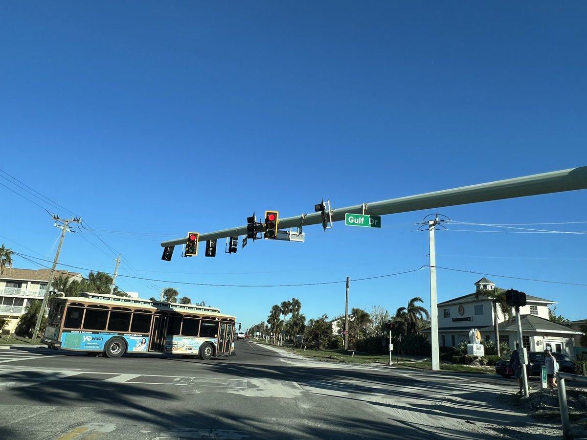 How to know IF you’re ready for retirement??  When you can sit through a 5 minute Florida traffic light without dropping 3 F 💣 

FAILED