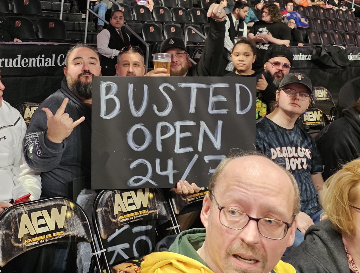 Getting ready for #AEWFullGear with the Nation