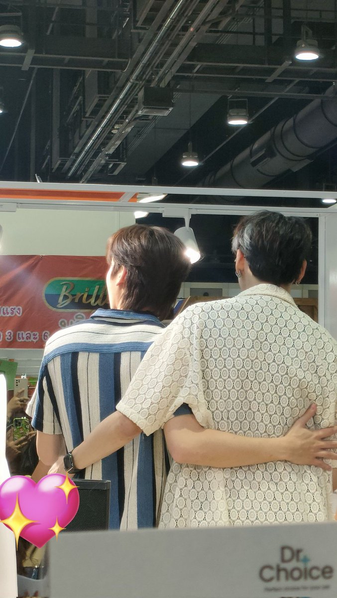 Woralak1568913's tweet photo. เธอทั้งสองคือความรักที่ไม่ต้องตะโกนบอกว่ารัก
และเป็นความรักที่มีความสุข
#บุ๋นเปรม https://t.co/A8JeaFpSy3