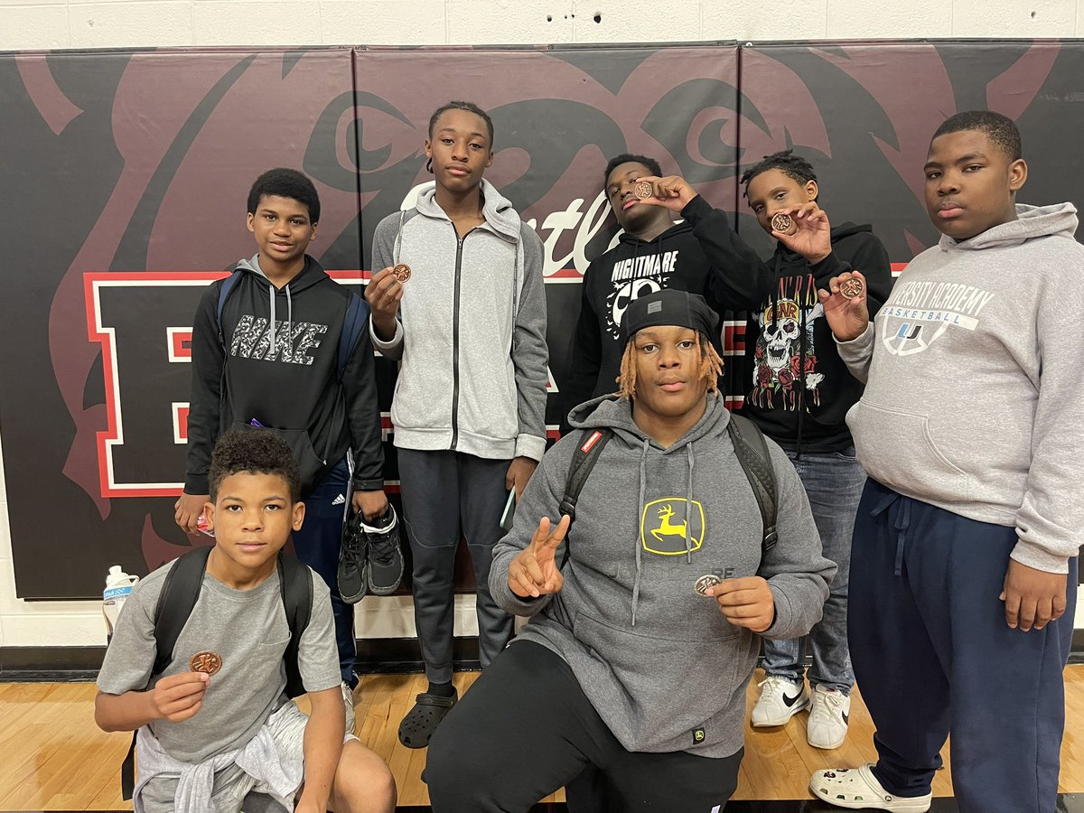 Our middle schoolers brought home 11 medals from the Butler Middle School Tournament! 🏆

🥇 2 First Places
🥈 4 Second Places 
🥉 5 Third Places

Next up: our high school and middle school girls compete on Monday, December 2nd at Butler <a href="/missouriwrestle/">Missouri Wrestling</a>