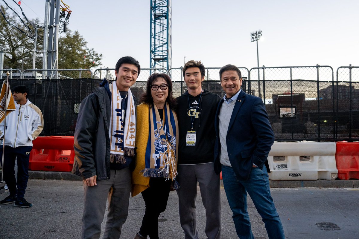 One last home game with the best team🐝

Thankful for the last 4 years with GT Football!